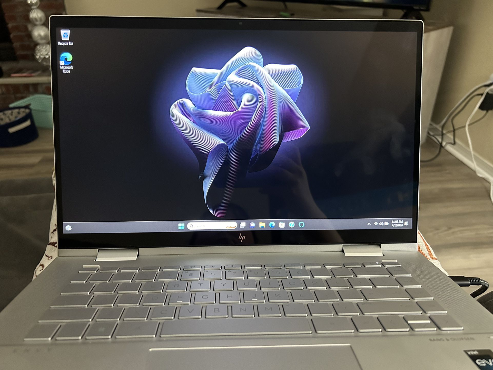 HP Envy x360 2-in-1 Touch Laptop 15.6” (512GB SSD Intel Core i7-1255U
