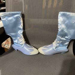 Dress Up frozen Plastic Boots I Believe Their Size 9/10 Little Girls Size $5