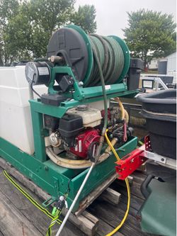 Lawn sprayer set