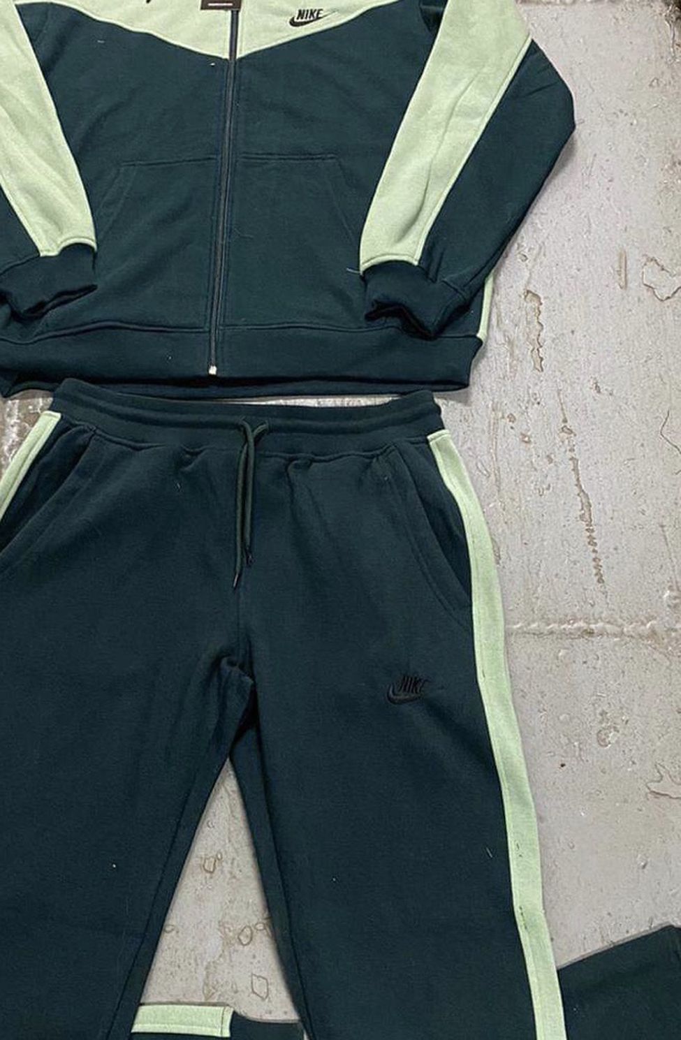 Nike Sweatsuits (ALL COLORS)