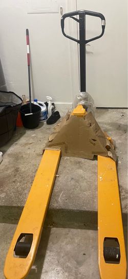 New manual hydraulic pallet jack