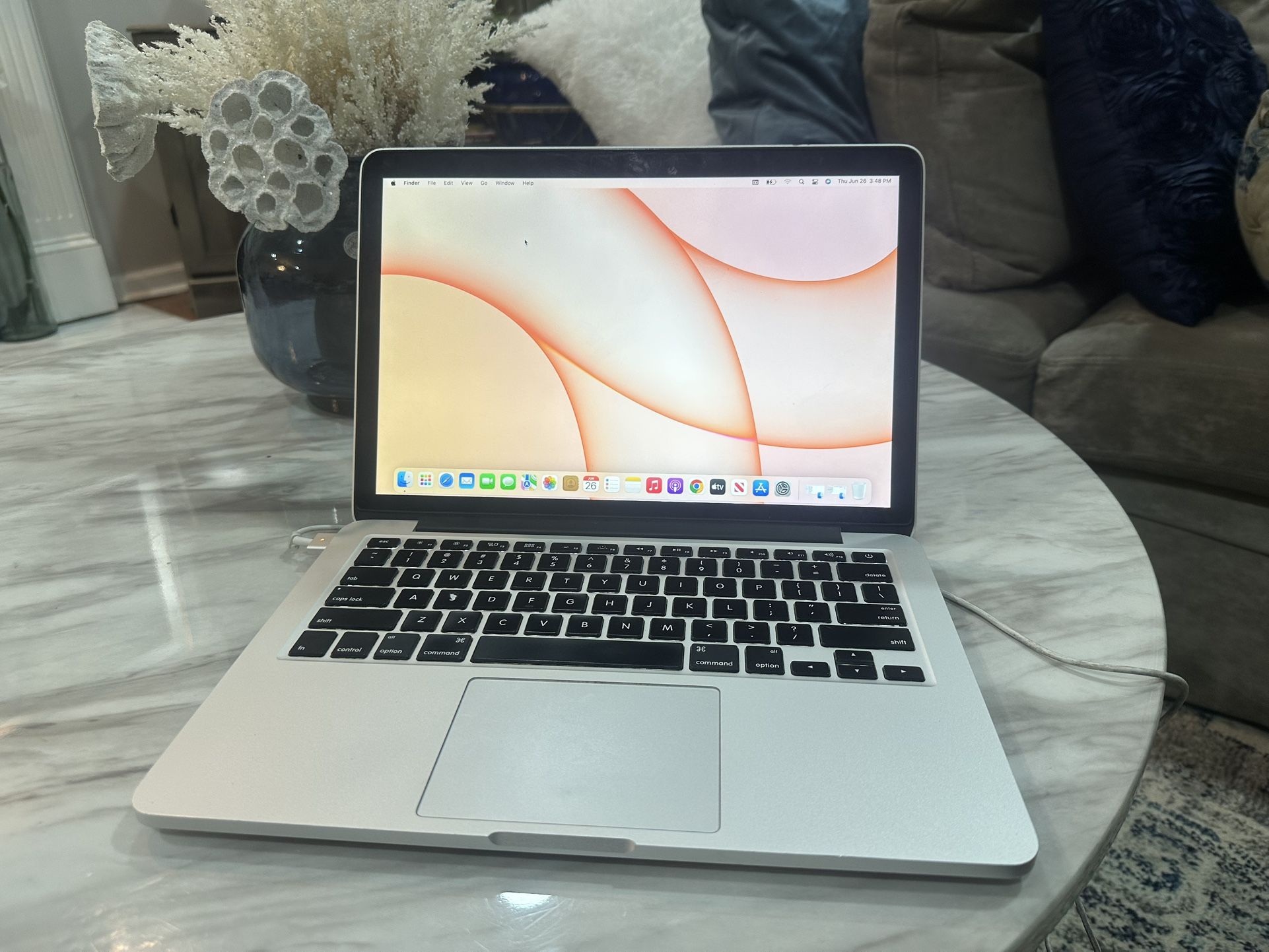 Great MacBook Pro 13” 2.7GHZ 8GB RAM Monterey