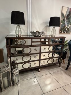 REAL WOOD DRESSER AND NIGHTSTAND SET