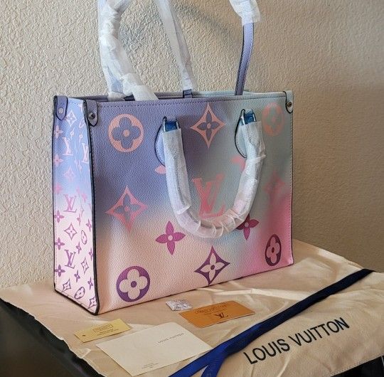 Louis Vuitton Bag Read Below Description Before Buying Item $ 1 5 0