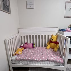 White Delta 4 in 1 crib