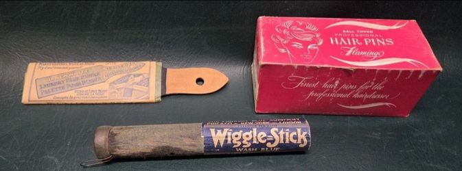 Vintage Advertising & Vanity Lot: Flamingo Hair Pins, Wiggle-Stick, Linenwhite