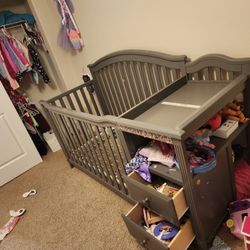 Baby Crib And Changing Table 
