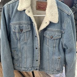 Levi’s Sherpa Jean Jacket Size Large 