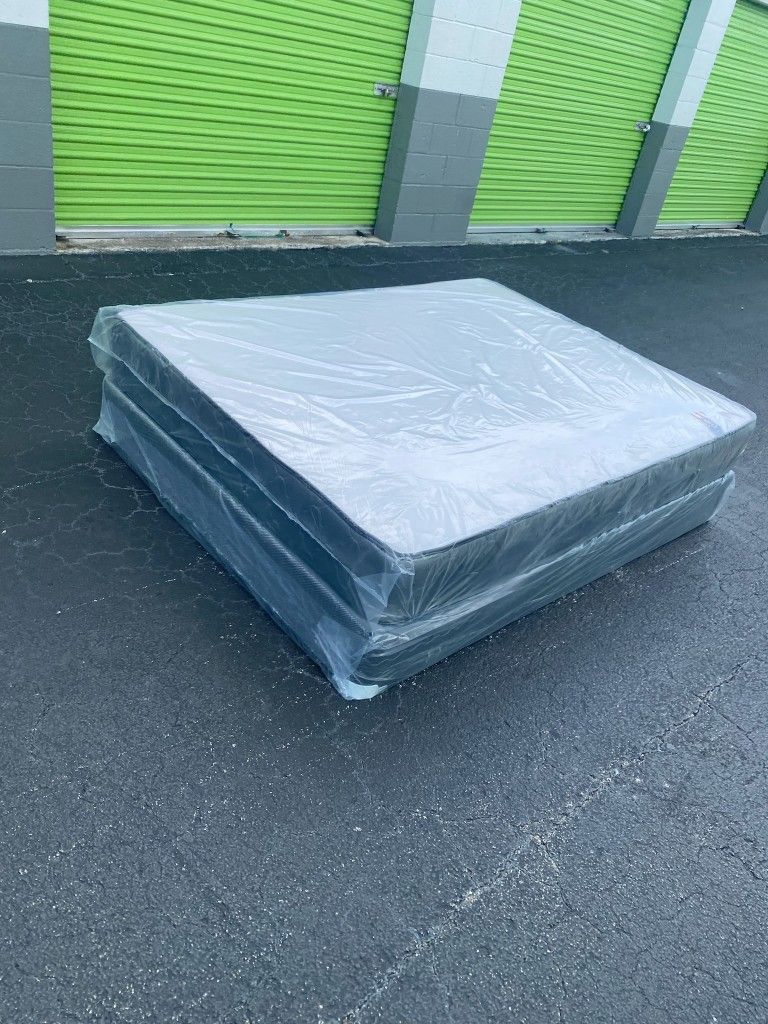 NEW QUEEN REGULAR MATTRESS AND BOX SPR+ING 2pcs