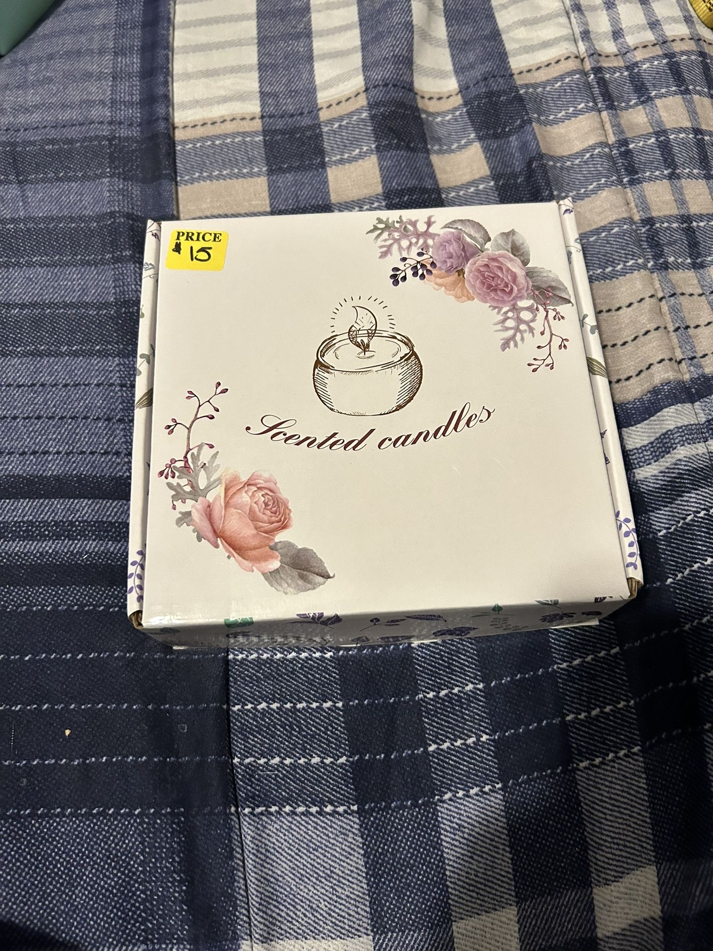 Set of 4 Scented Christmas Candles - Brand New