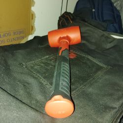 Milwaukee Dead Blow Hammer 30$