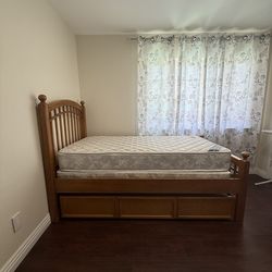 Twin Trundle Bed *Mattresses Included*