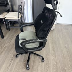 Ergonomic office chair w headrest plus lumbar plus seat cushions