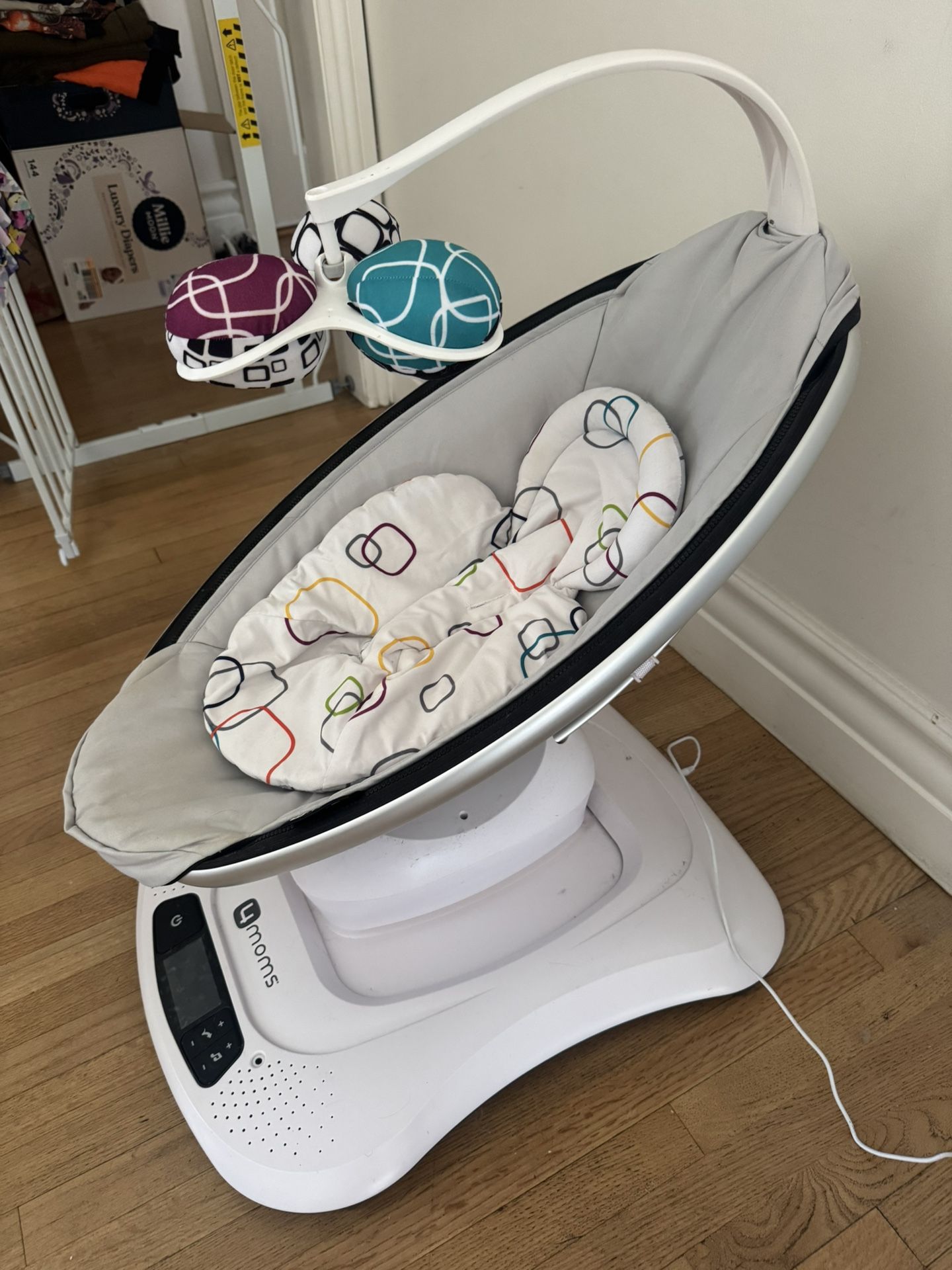 MamaRoo 4 Baby Swing