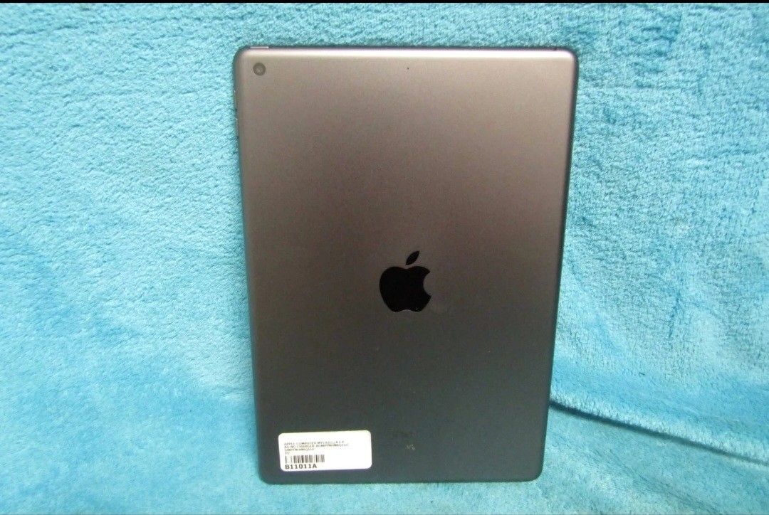 Apple IPad 8 128 gb Unlocked