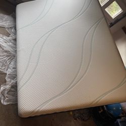 Tempur pedic queen size mattress