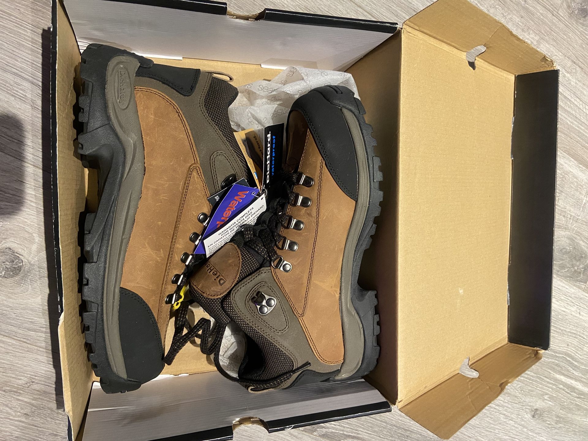 BRAND NEW steel toe boots men