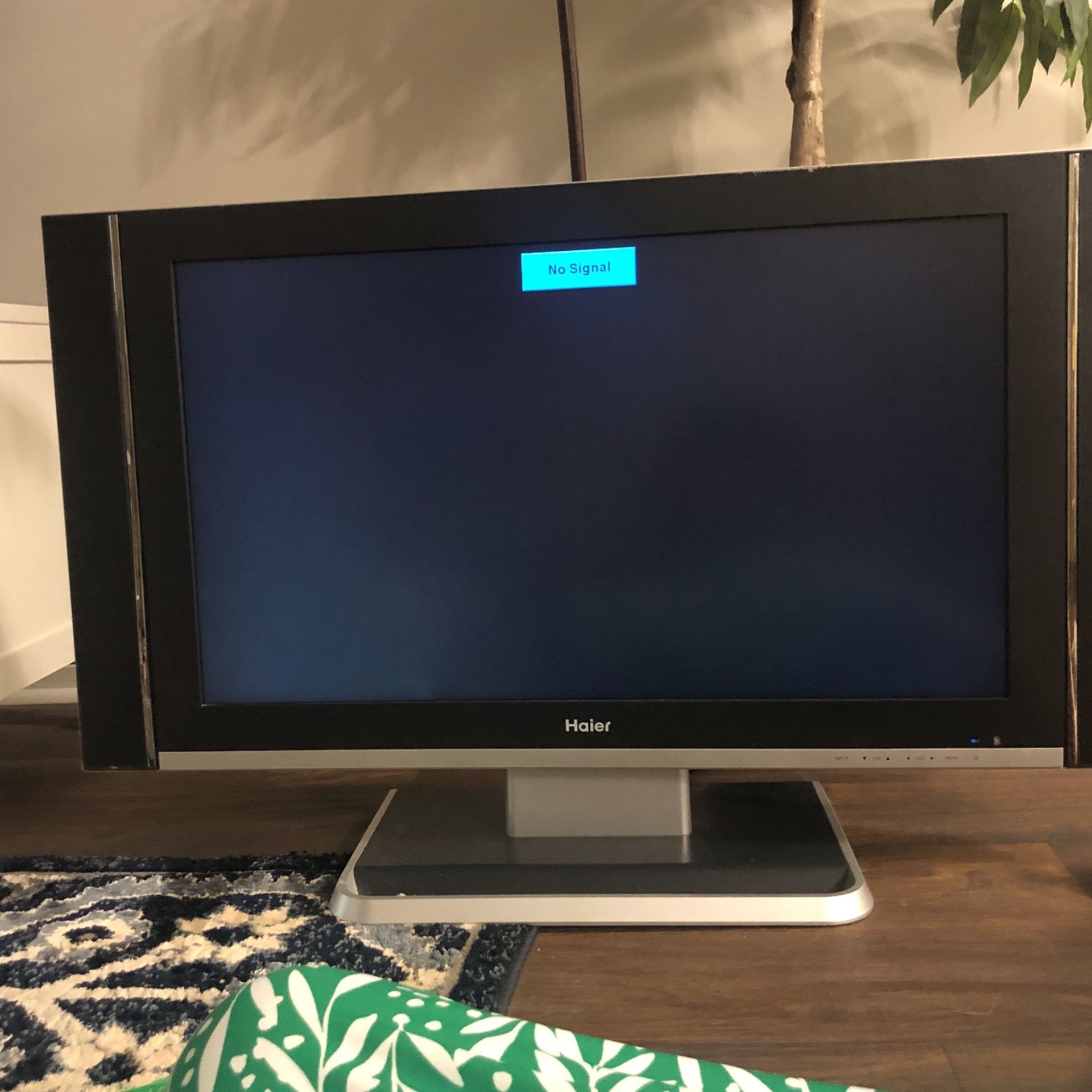Haier 27x16 TV Screen HD Drastically Reduced To Sell