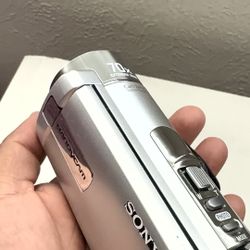 Sony Handycam DCR-SX85 Digital Video Camcorder 70x Zoom Camera