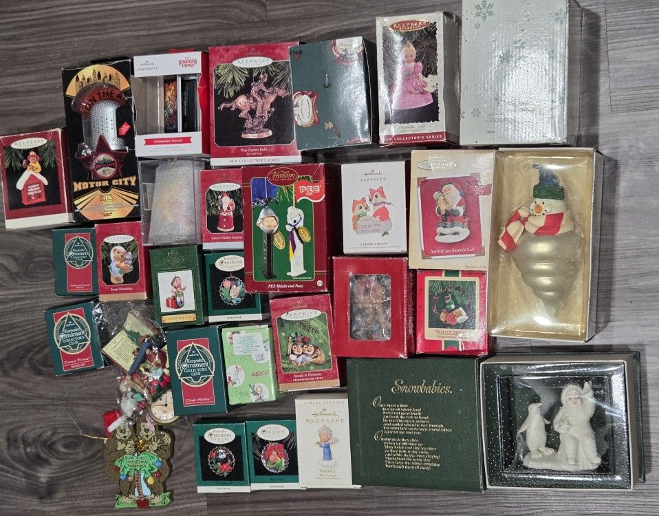 Misc Ornament Lot