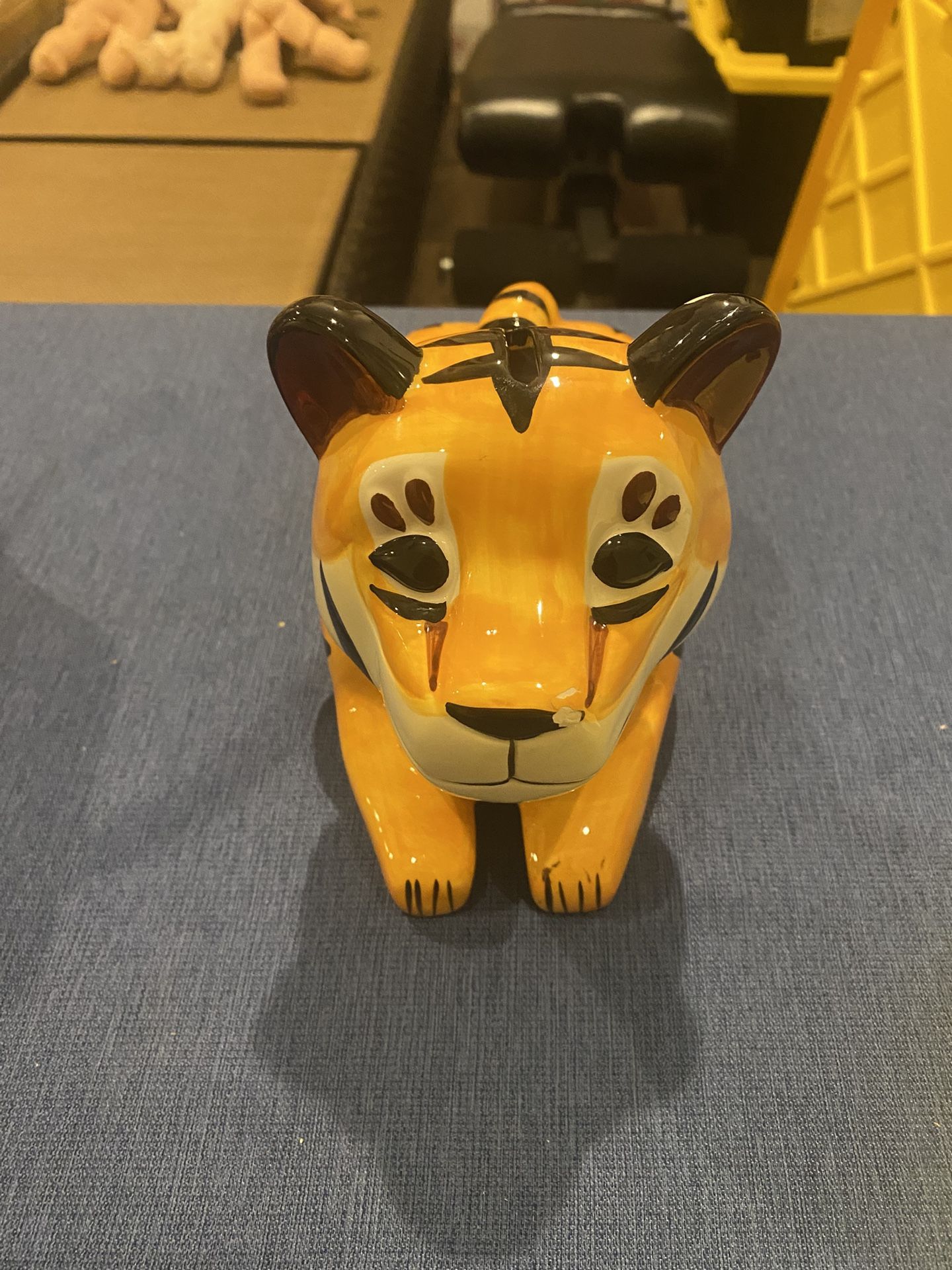 2009 Limited Edition Tiger Coin  Piggy Bank/Wellsfargo For Chinese New Year