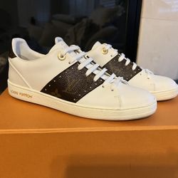 Authentic Louis Vuitton Front Row w/ Receipt 