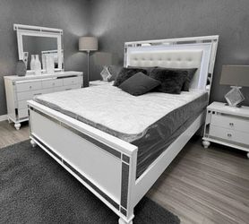 New 4pc bedroom set in box buy now pay later $ 39 down  no credit needed