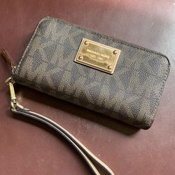 MICHAEL KORS  Wallet , New Never Been Used!