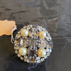 Broushe New Black Silver Pearl