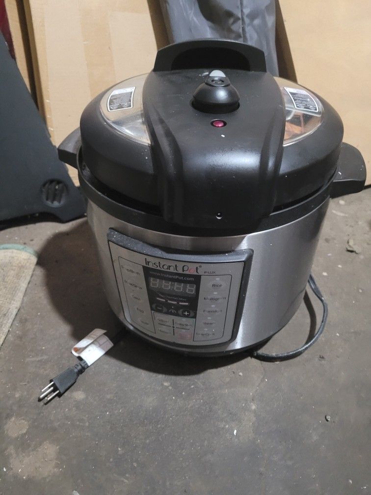 Instant Pot 8Qt DUO 7-in-1 Multi-Cooker, Pressure Cook, Slow Cook, & more, Stainless Steel