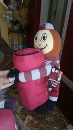 Mascot pillow @ Trow Combo