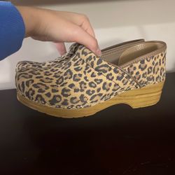  Dansko Cheetah 