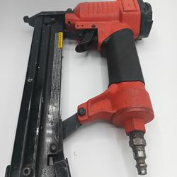 Milwaukee 18ga Brad Nailer – Air Powered