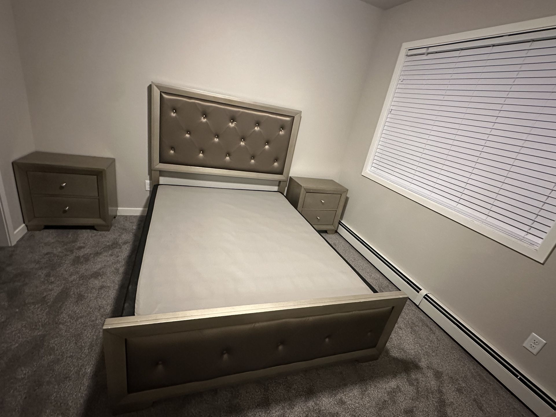 Queen 4 piece bedroom set