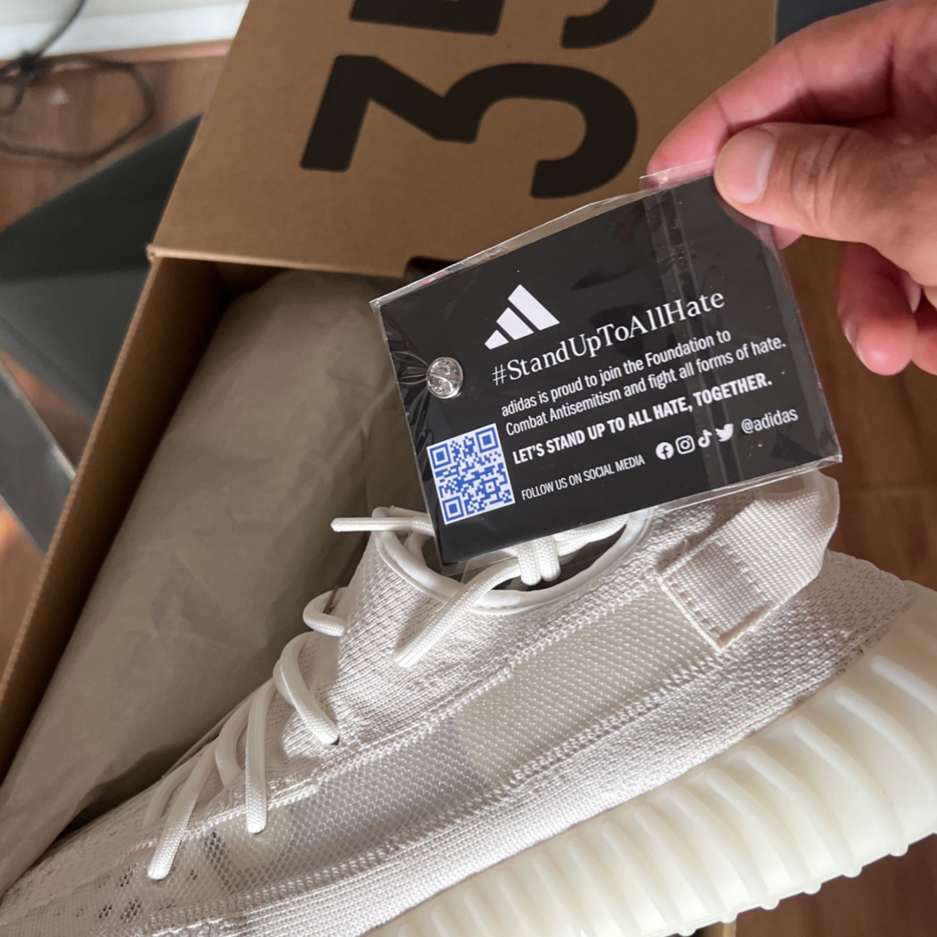 Yeezy BOOST 350 V2 Bone 11 1/2