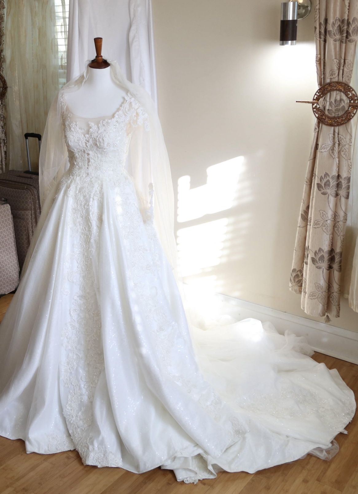 Luxury Custom-Made Wedding Dress – Dubai Design