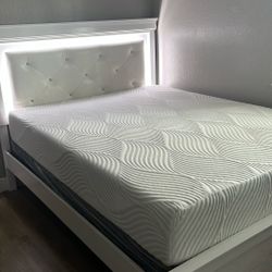Queen Size Bed, Big Drawer And Two Small Drawers For Sell  