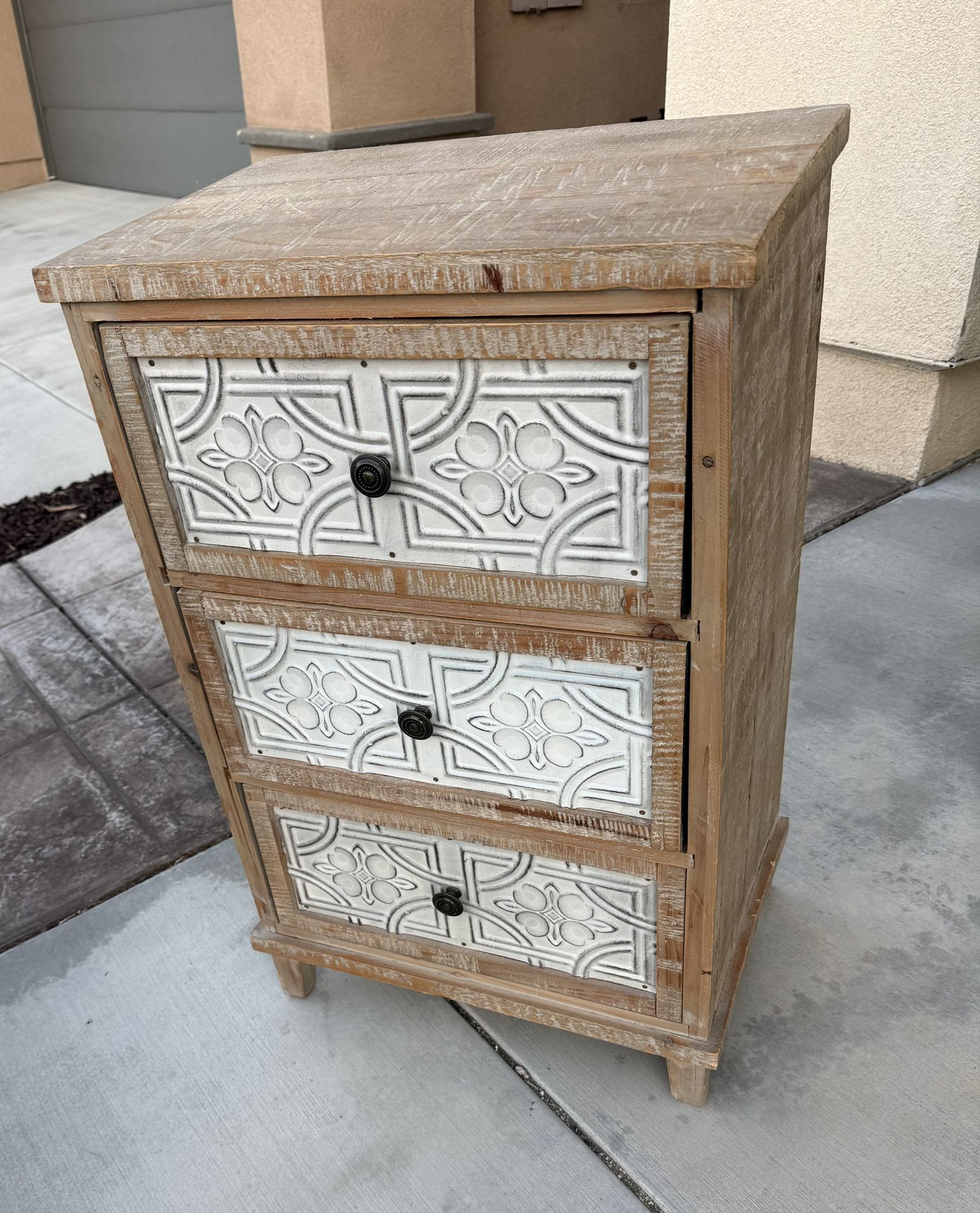 3 Drawer End Table/Nightstand