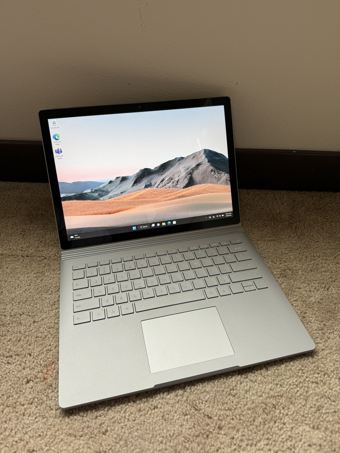 Microsoft Surface Book 3- i7, 32gb, GTX 1650