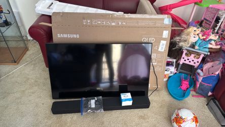 New Samsung TV with new sound bar