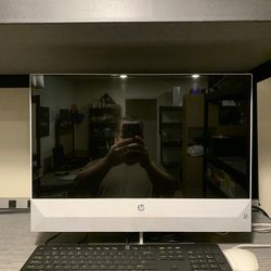 24 inch Touchscreen 6 Core i5 8th Gen HP all in one computer