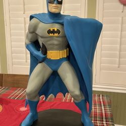 BATMAN Warner Brother statue