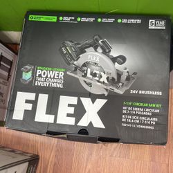 FLEX  24-volt-Amp 7-1/4-in Brushless Cordless Circular Saw Kit Circular Saw (1-Batteries Charger Included