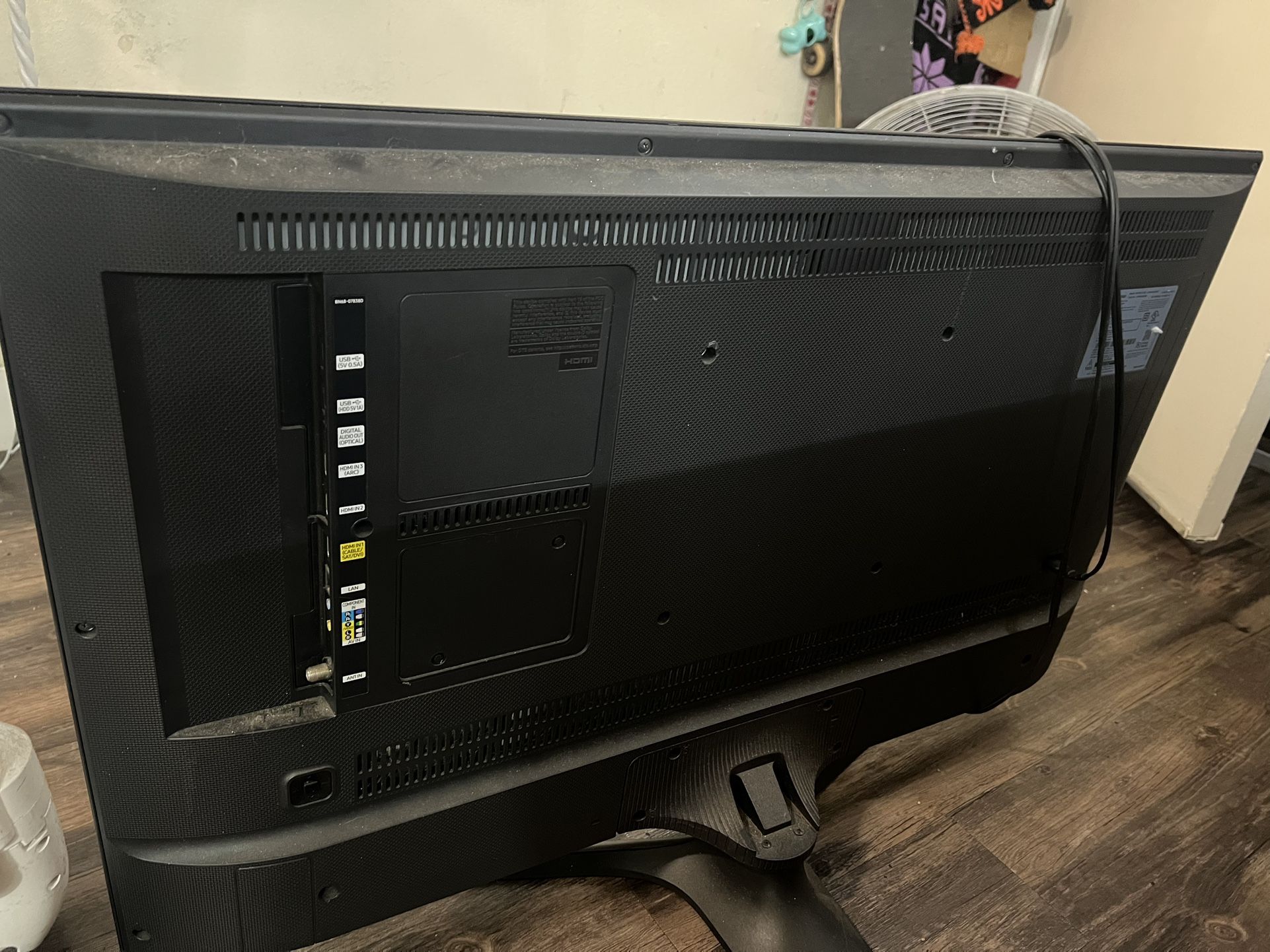 Samsung Tv 70$ Negotiable
