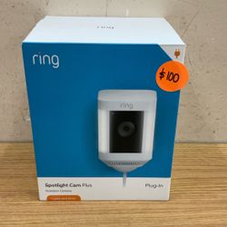 RING SPOTLIGHT CAM PLUS PLUG-IN  OUTDOOR CAMERA LIGHT AND SIREN.