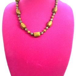 Very Vintage Green And Gold Bakelite Necklace 