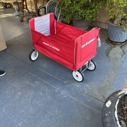 Radio Flyer Foldable Wagon