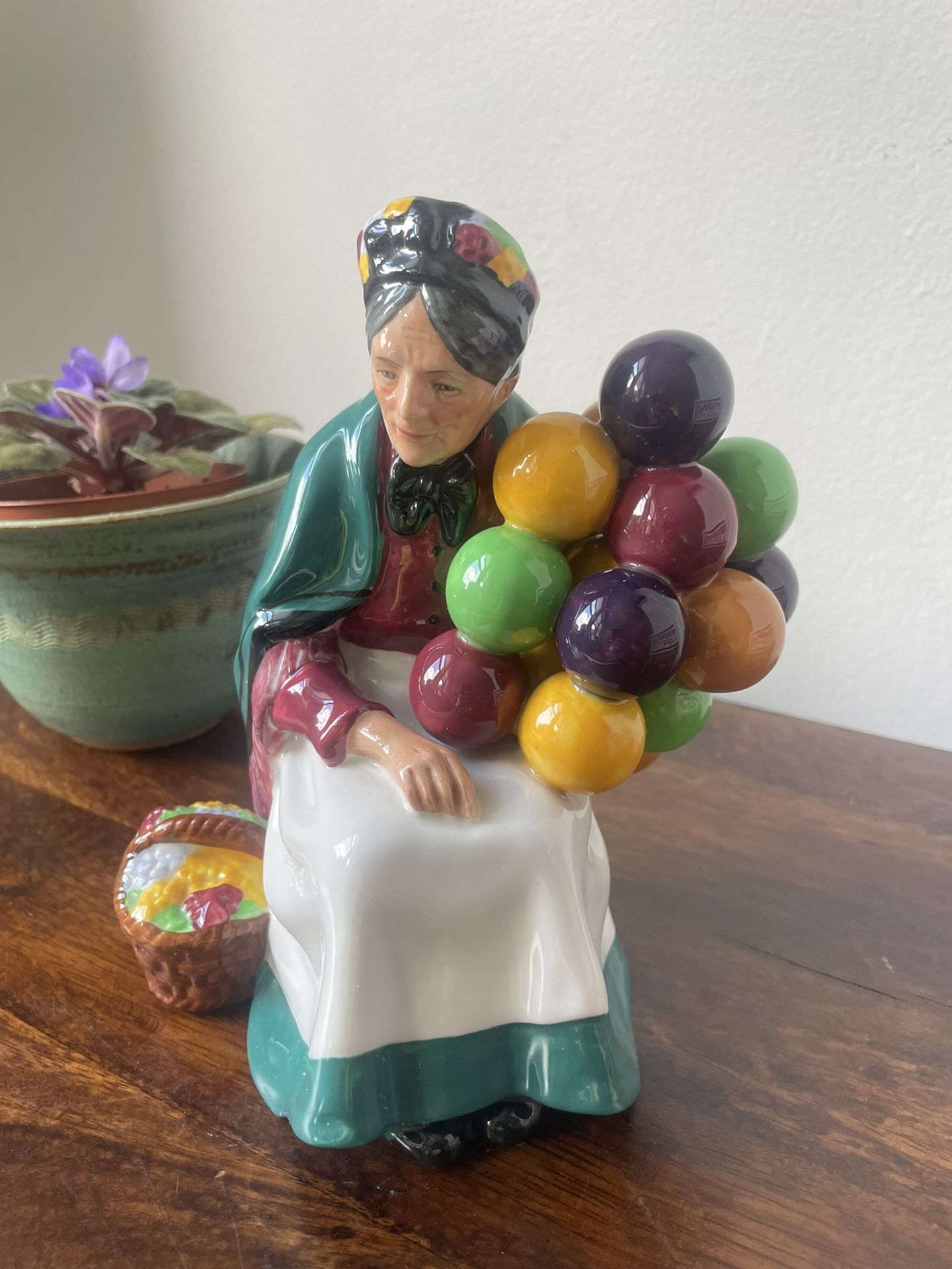 Royal Doulton Porcelain Figurine “Baloon Seller”