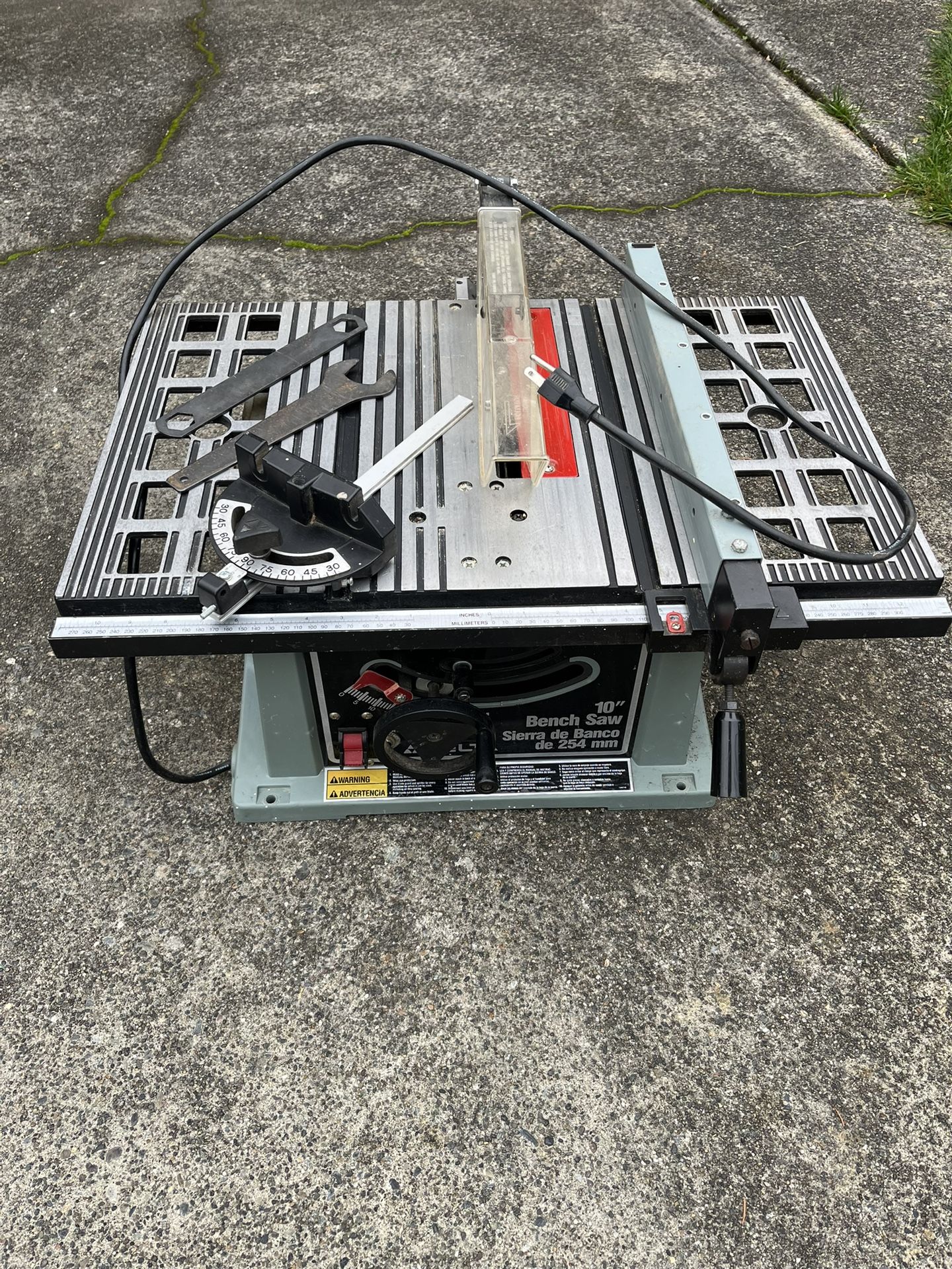 Delta 10” Bench Saw