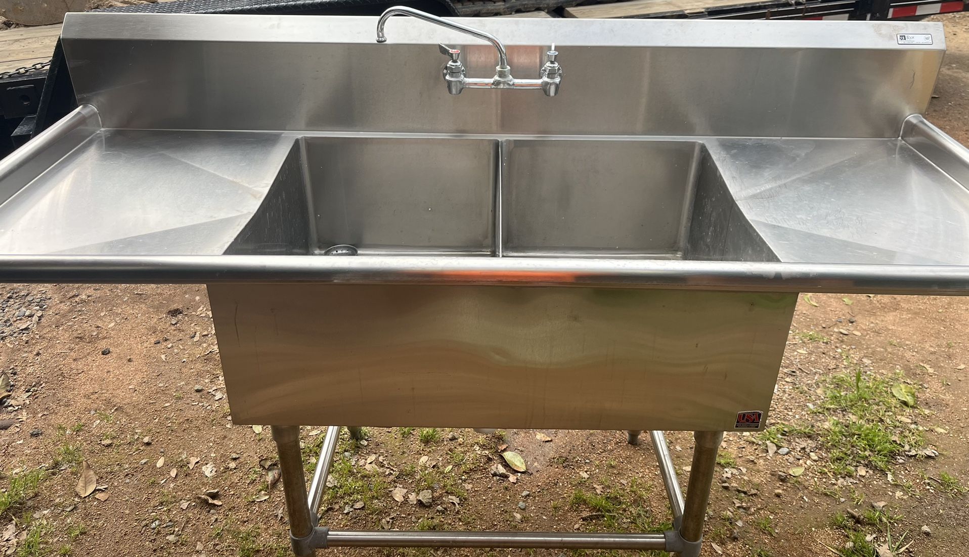 2 Compartment Commercial Sink